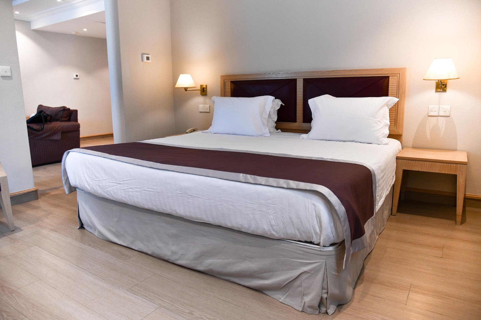 Curium Palace Hotel Limassol Zewnętrze zdjęcie