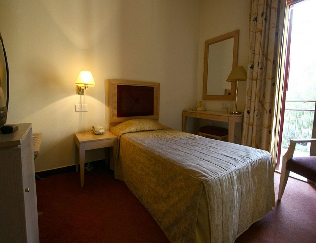 Curium Palace Hotel Limassol Zewnętrze zdjęcie