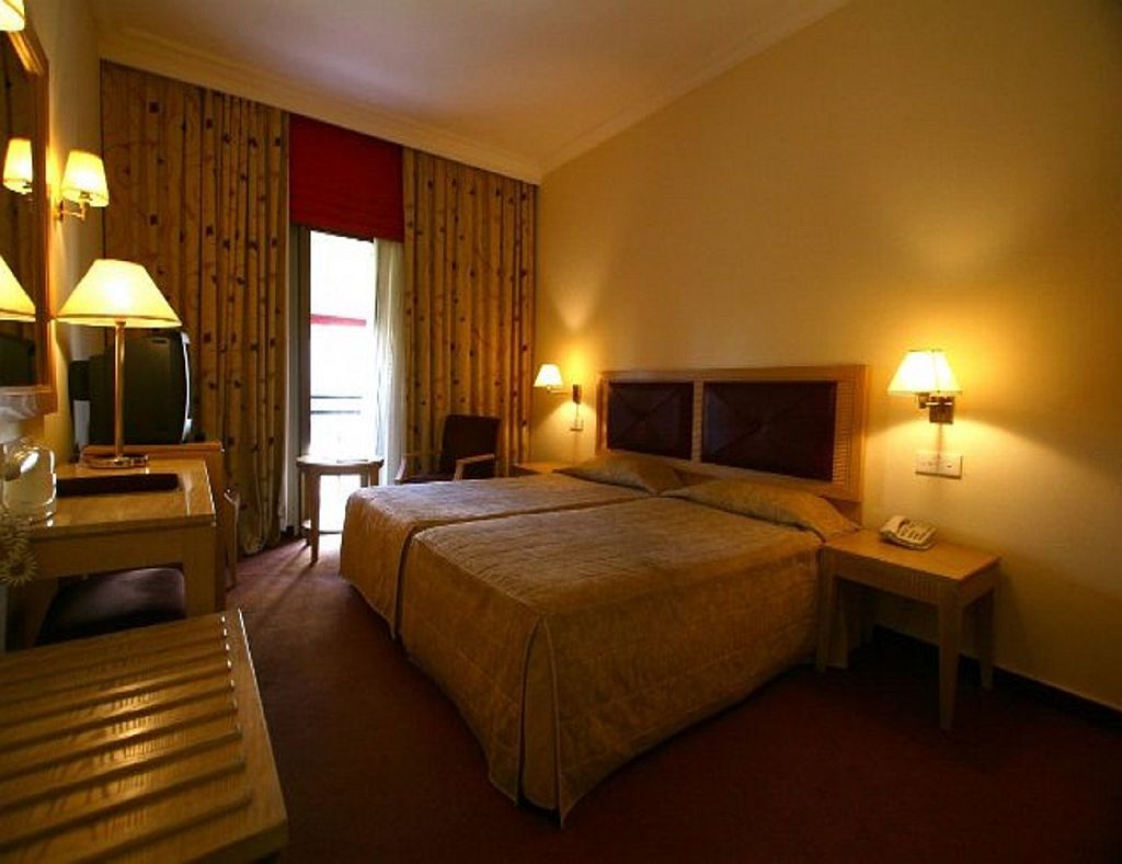 Curium Palace Hotel Limassol Zewnętrze zdjęcie