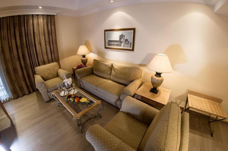 Curium Palace Hotel Limassol Zewnętrze zdjęcie
